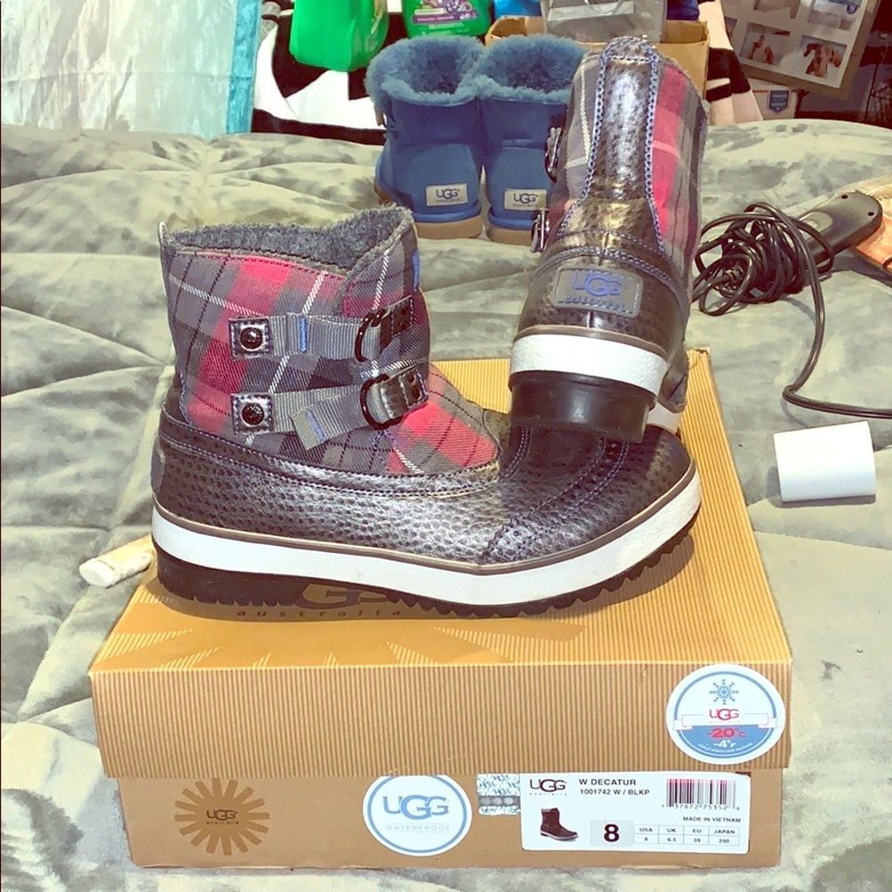 UGG Plaid Waterproof Decatur Boots Sz 8